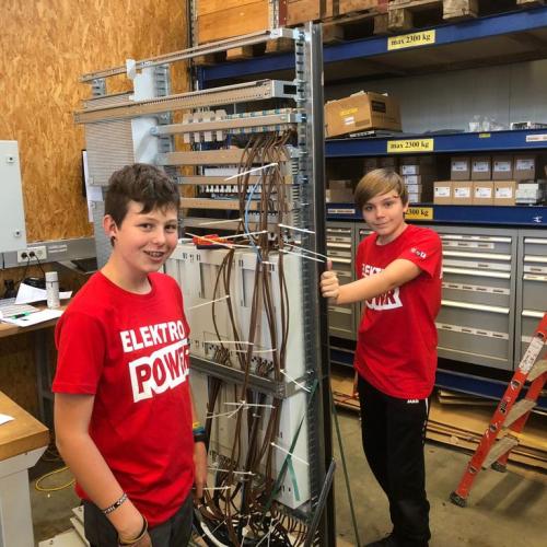 Zwei Schülerinnen im EW