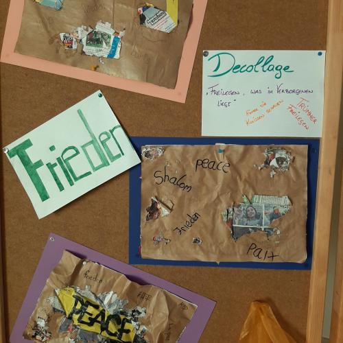 Produkte einer Decollage. 