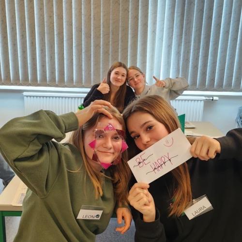 Schülerinnen und Schüler beim Besuch der PTS Reutte