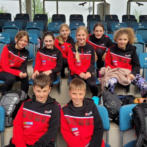 Gruppenfoto der 1. und 2. Klasse