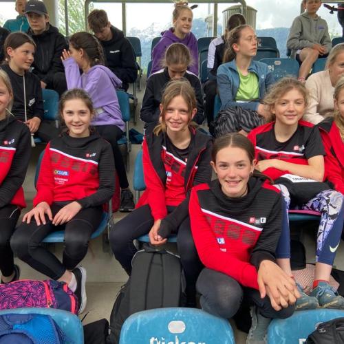 Schülerinnen der 1. und 2. Klasse 