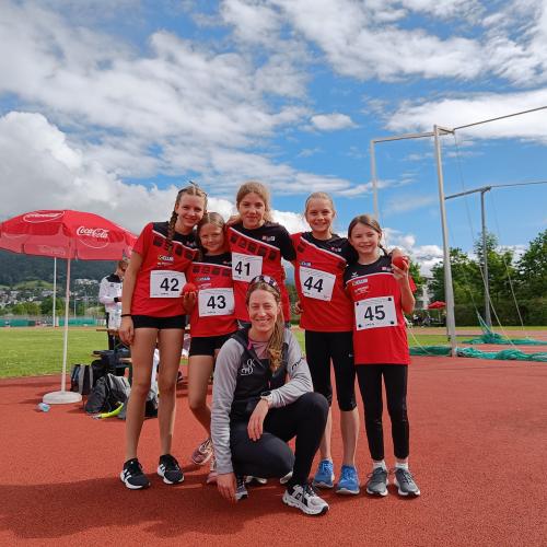 Mädchengruppe der 1. und 2. Klasse
