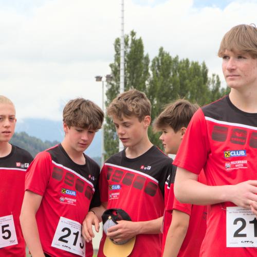 Burschen der 3. und 4. Klasse