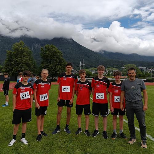 Burschengruppe der 3. und 4. Klasse