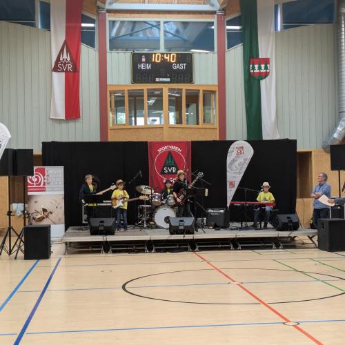 Die 6-köpfige Band, die für die musikalische Untermalung zuständig war.