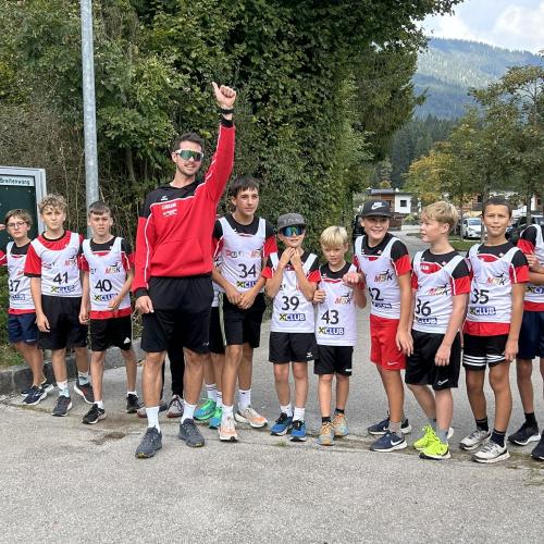  Schüler der 2. Klasse beim Start