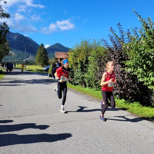 Schülerin beim Laufen