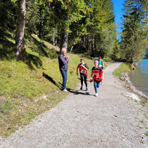 Schülerinnen bei Seelauf