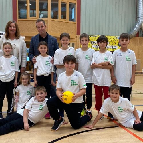 Gruppenfoto Gruppensieger Völkerballturnier