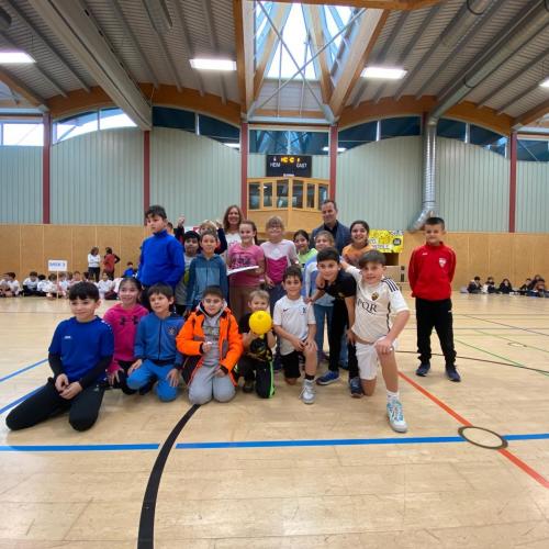 Gruppenfoto Gruppensieger Völkerballturnier
