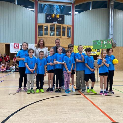 Gruppenfoto Gruppensieger Völkerballturnier
