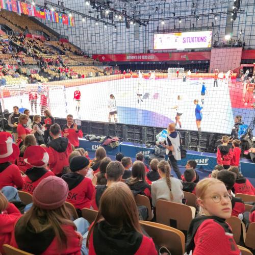 Foto mit Blick aufs Spielfeld.