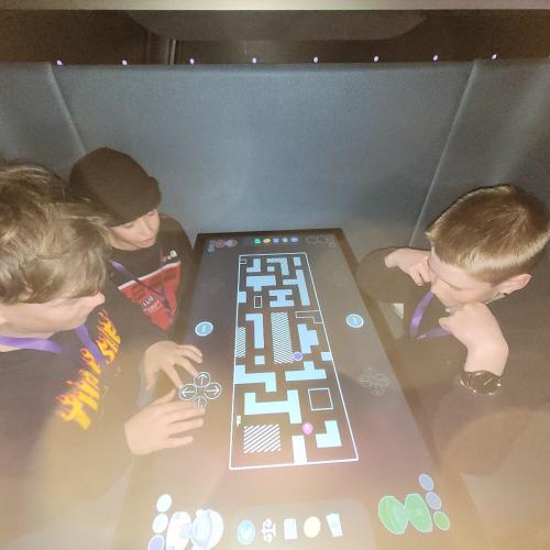 Schüler im FLIP2Go-Bus