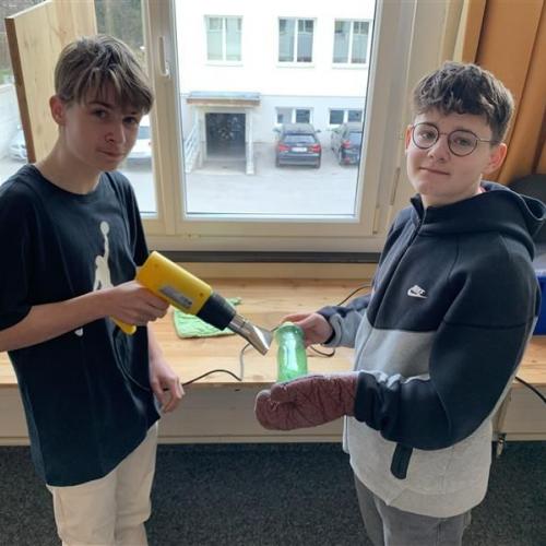 Vorbereitung des Plastiks zum Einschmelzen