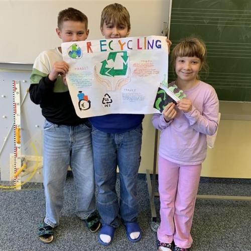 Projekt Recycled Filament Präsentation Plakate