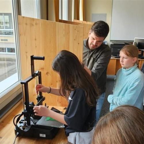 Einspannen des Filaments in den 3D-Drucker