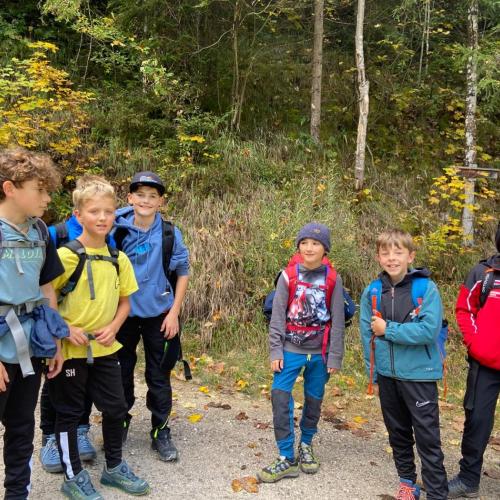 Gruppenfoto bei einer Wanderung.