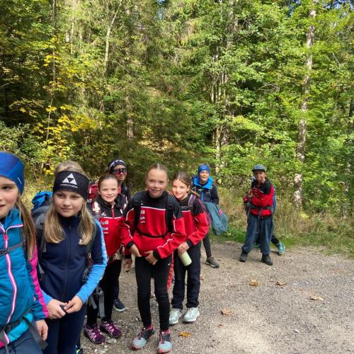 Gruppenfoto beim Wandern.