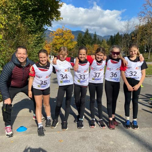 Schüler:innen beim Crosslauf