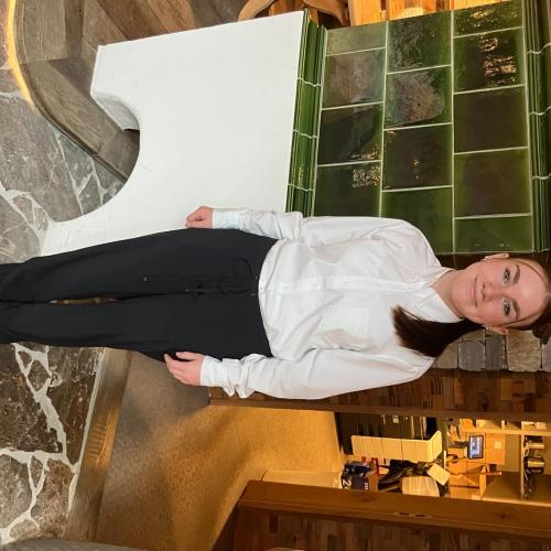 Schülerin beim Arbeiten.