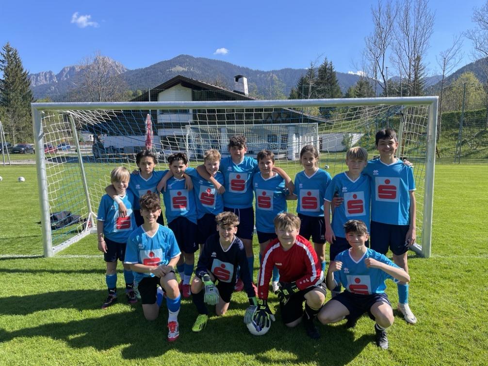 Mannschaftsfoto der Schülerliga Fußball.