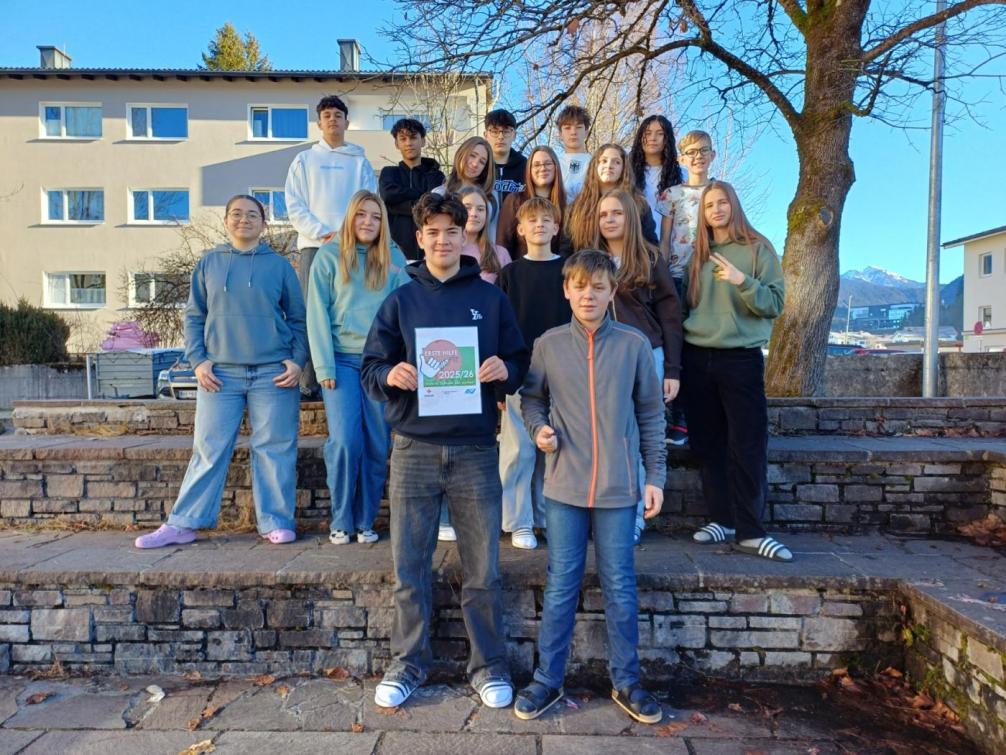 Schüler:innen der 4c mit dem Zertifikat Erste Hilfe Fit