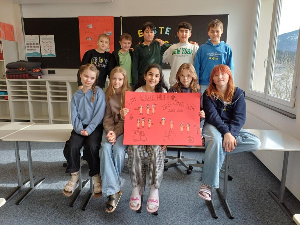 Erste Gruppe des Wahlfplichtfaches Erste Hilfe 2025_26