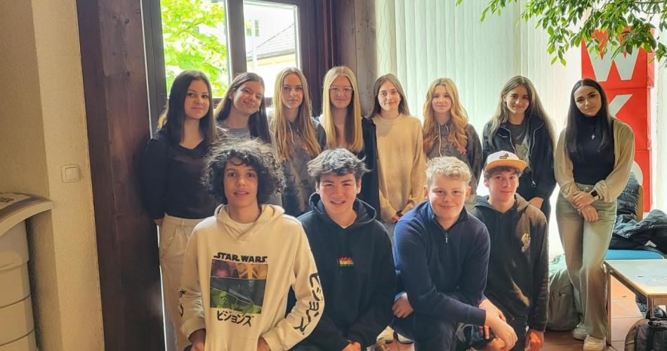 Gruppenfoto der Schüler:innen, die im WIFI Reutte zur Prüfung antreten. 