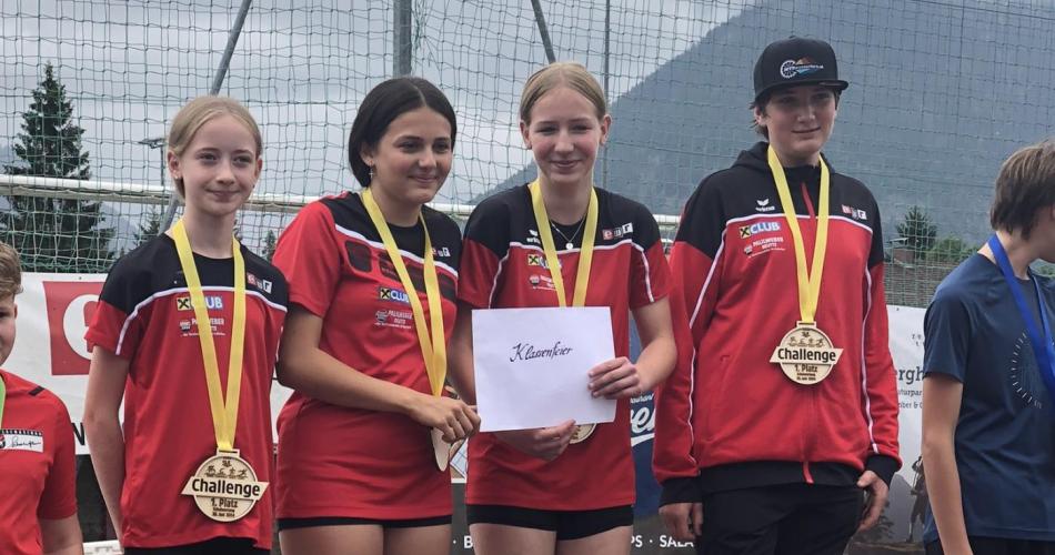 Schüler:innen der MSK am Podest der Lechaschauchallenge.