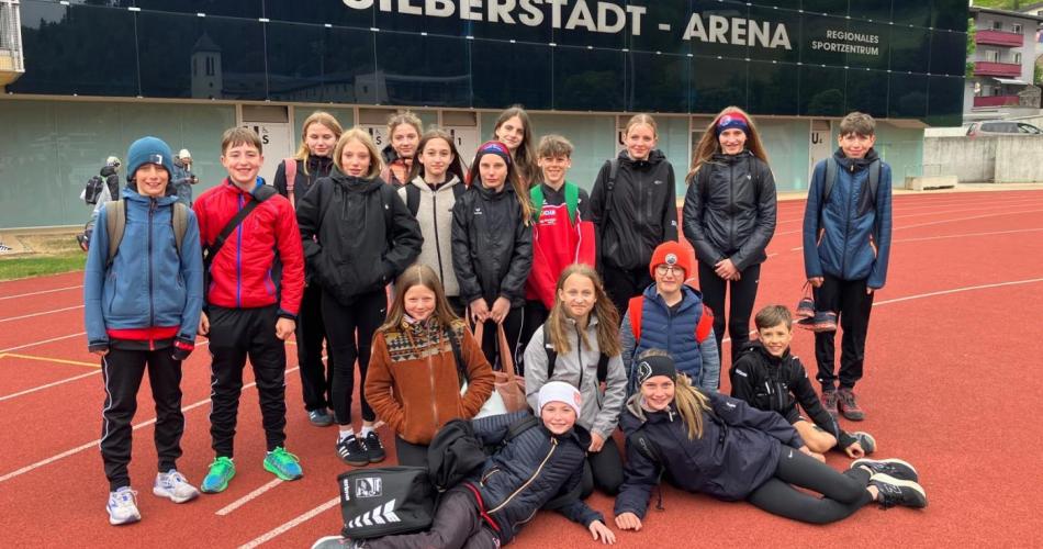 Teamfoto von allen Teilnehmer:innen