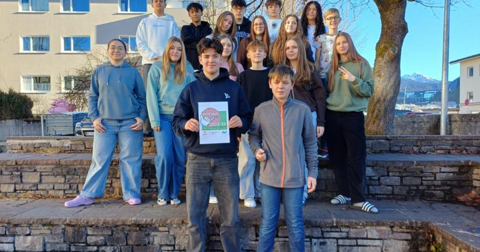 Schüler:innen der 4c mit dem Zertifikat Erste Hilfe Fit